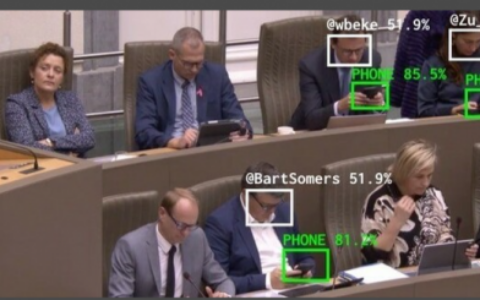 高玩開發AI檢測議會偷玩手機 即時推送信息提醒
