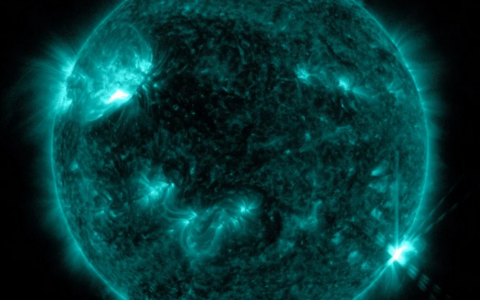 新視頻捕捉到大規模太陽耀斑的壯麗畫面