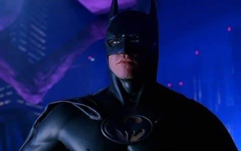蒂姆·波頓痛罵華納 仍不能接受95版《蝙蝠俠》的戰衣