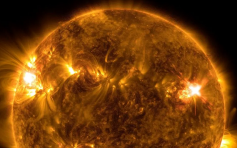 NASA拍攝到太陽釋放出巨大而耀眼的X1級耀斑